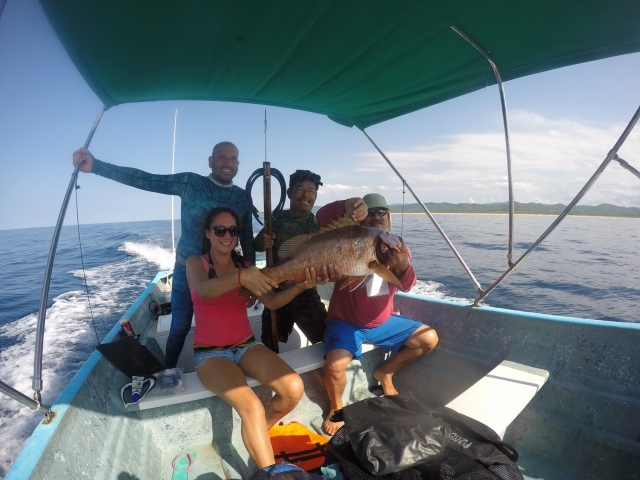 Pesca familiar en puerto vallarta