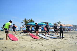 Winter Surf en playa Cerritos en Los Cabos 6.5hrs