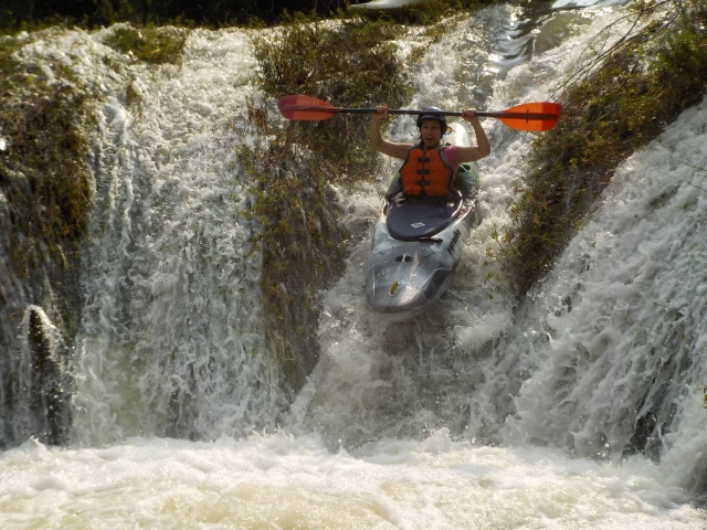 Bajada de cascadas en kayak