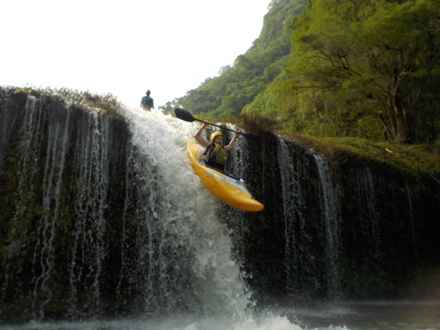 Saltando la cascada
