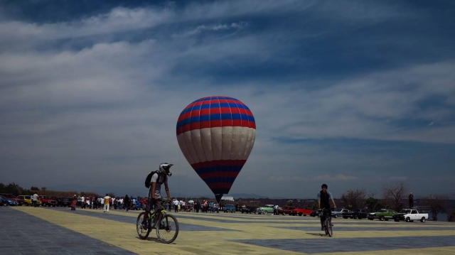 Desde el paseo viendo despegar al globo