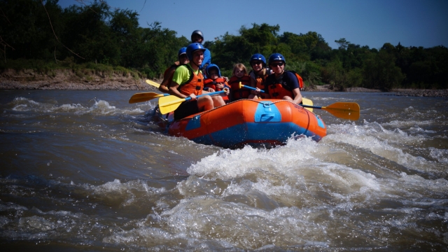 Disfrutando del rafting