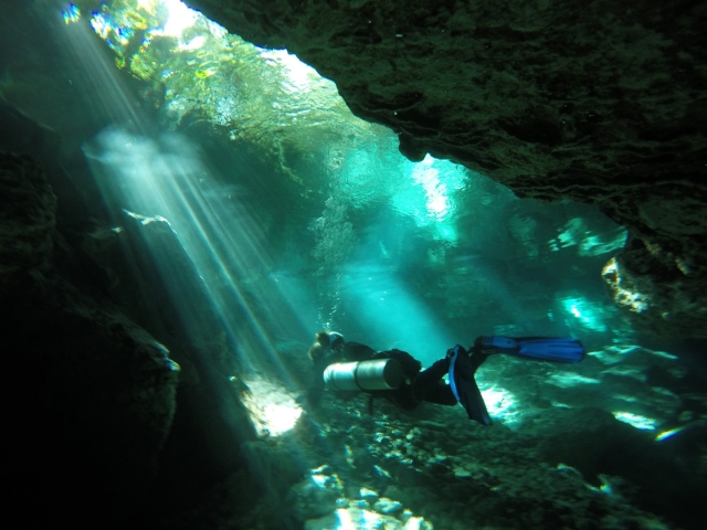 Buceo en cenotes para buzos certificados 
