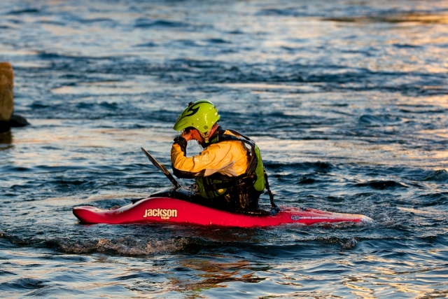 Haz kayak con nosotros