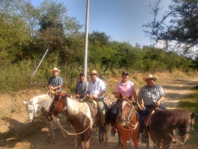 Ruta a caballo en grupo