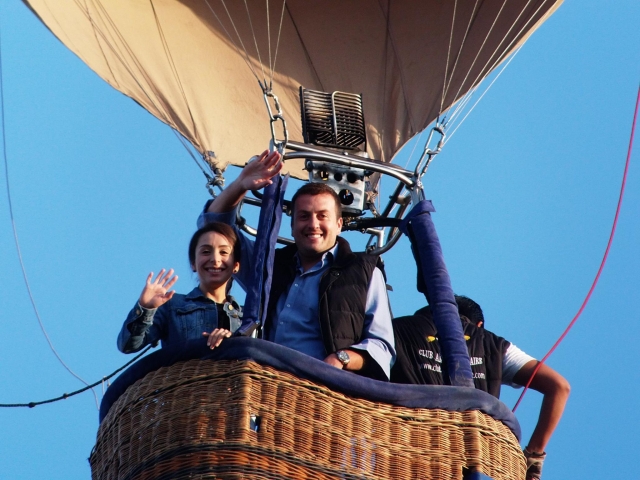 En la cesta del globo mientras vuela por San Miguel de Allende