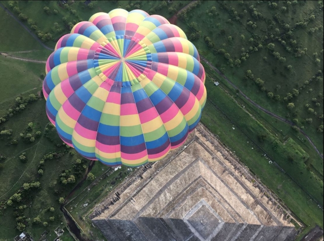 Volando en globo sobre Teotihuacan