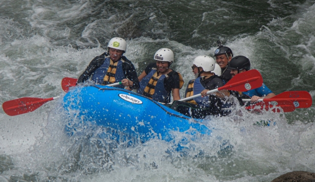 rafting en río