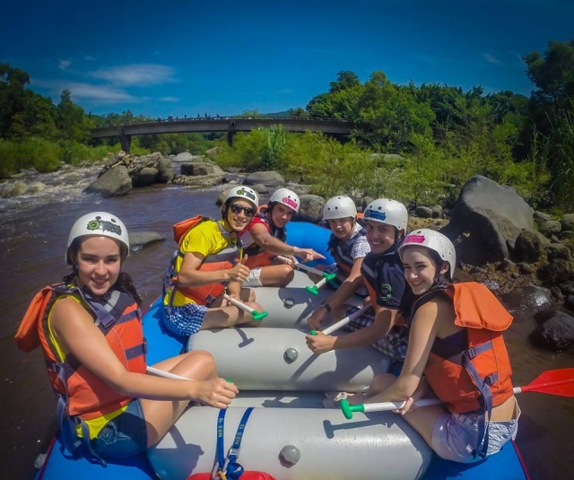 Rafting con los amigos