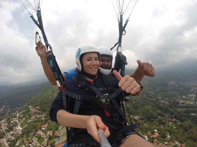En el parapente biplaza