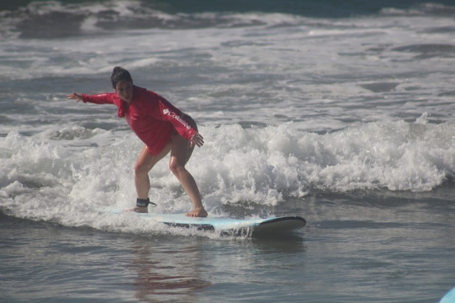Alumna de surf