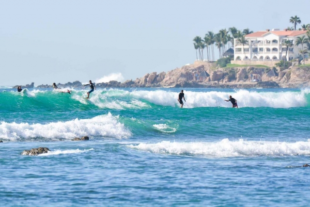 Surcando olas