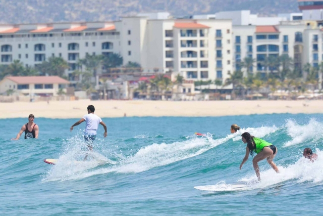 Practicando surf
