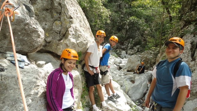 Grupo e instructoternera