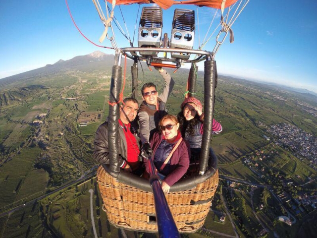 Paseo en globo compartido y brindis en Huamantla