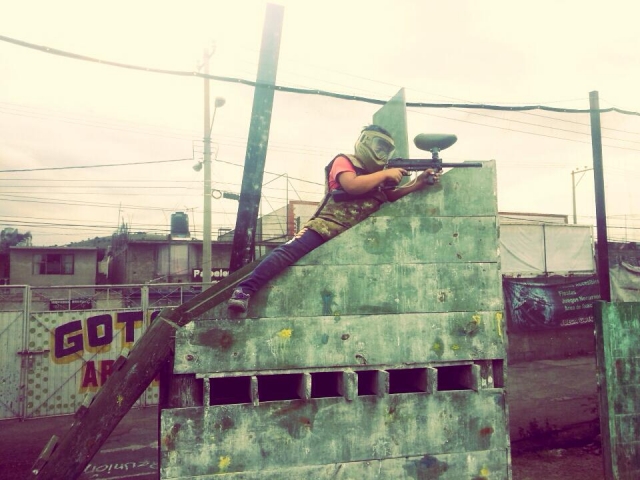 Disparando balas de pintura