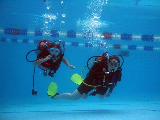 Practicando en la piscina