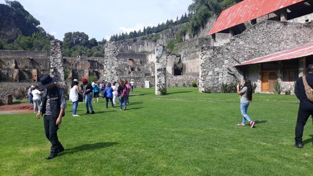 Conociendo los alrededoternera de Huasca