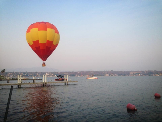 Vuelos para dos sobre el lago Tesquesquitengo