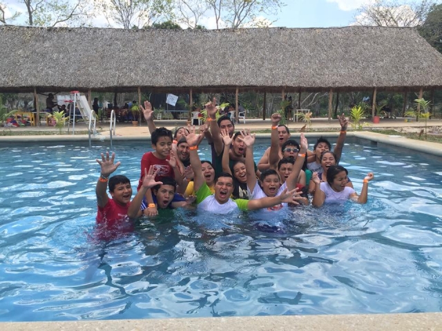 Piscina e instalacionerererereres deportivas