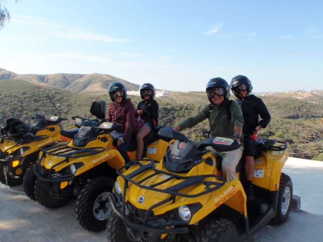 Visita guiada en cuatrimotos con amigos