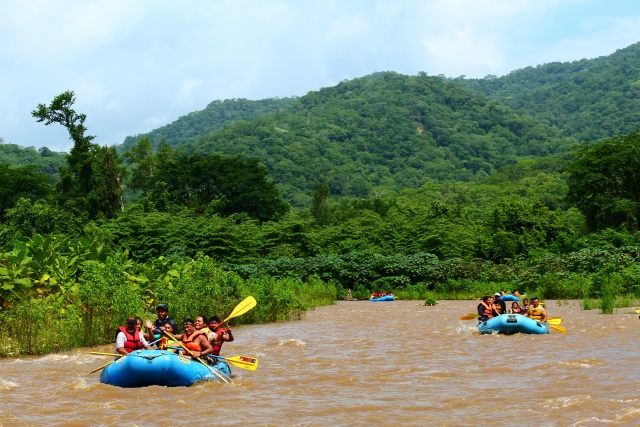 Descenso en el río