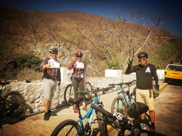 Descansando tras la ruta en MTB