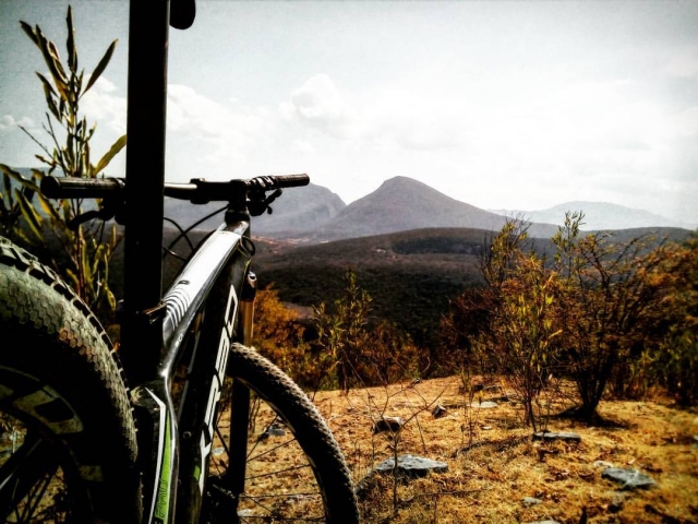 Mountain bike y paisaje