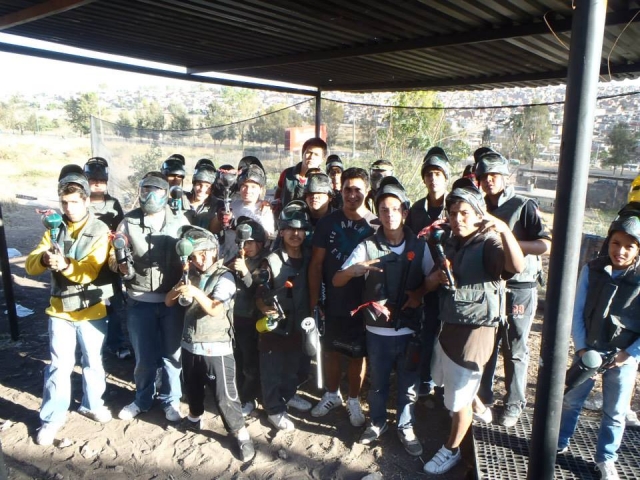 grupo  de paintball