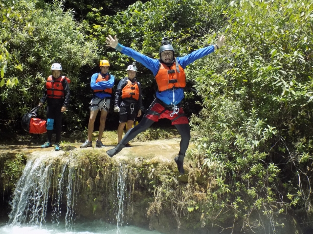 Salto en posas 