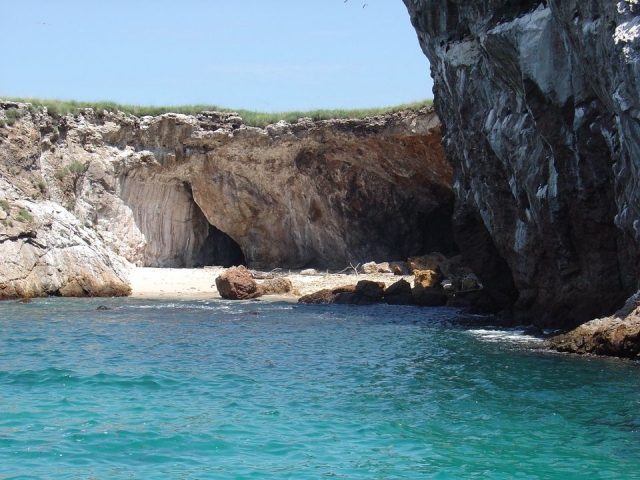 Cuevas en islas