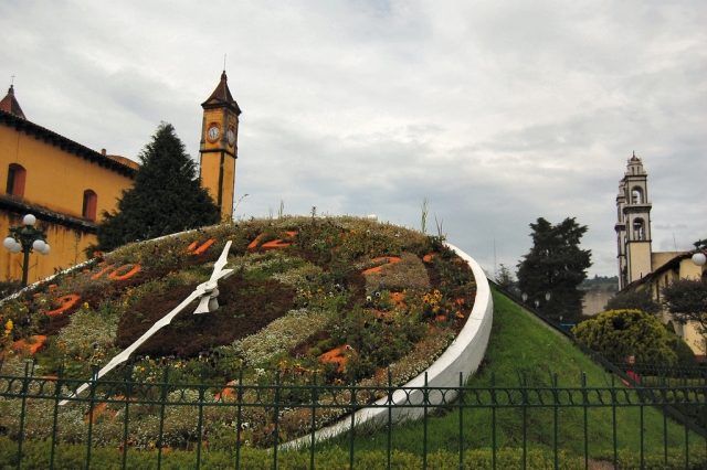 Reloj floral en Zacatlán