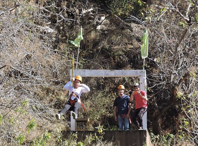 Ven con tus amigos a hacer canopy