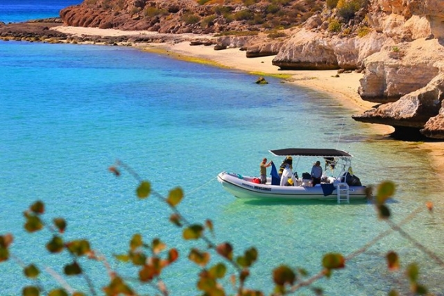 Visita guiada barco 4 horas a la Isla Danzante con snorkel