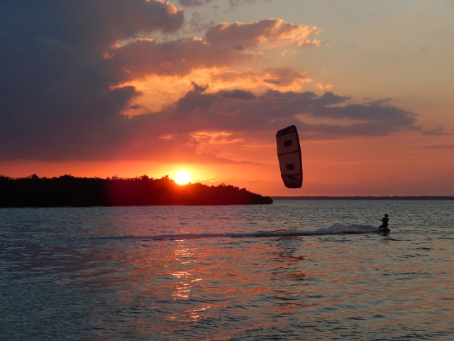 Completa tu equipo de kitesurf