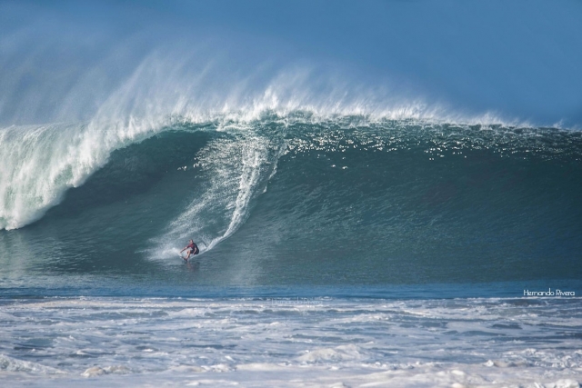 sufeando olas granderes