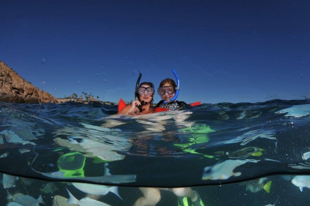 Nadando madre e hija