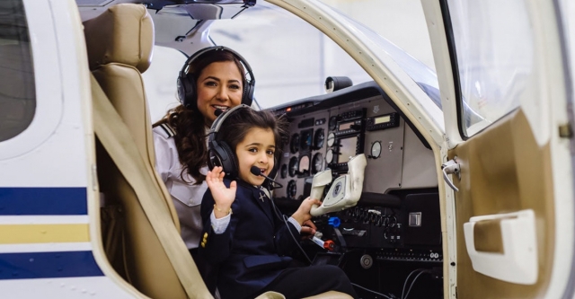 Una pequeña piloto entre nosotros