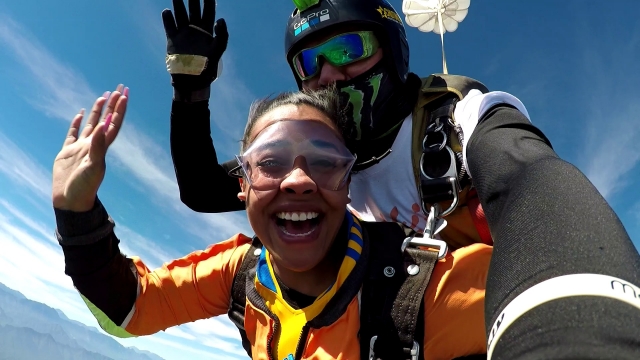 Emocionante salto con paracaídas