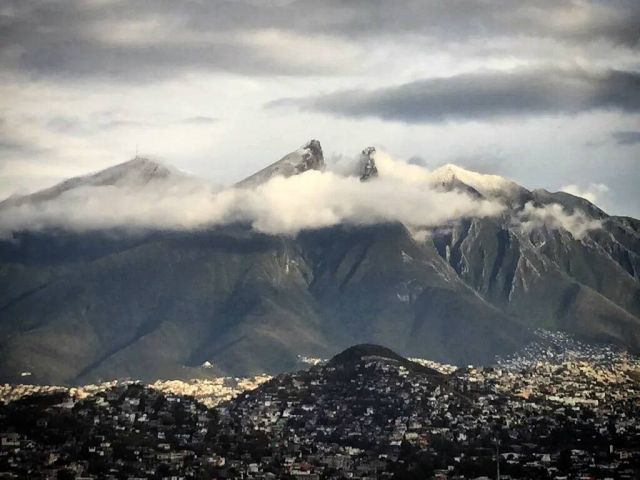 montaña de la silla desde las alturas