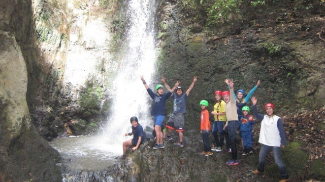 Amigos en las cascadas 