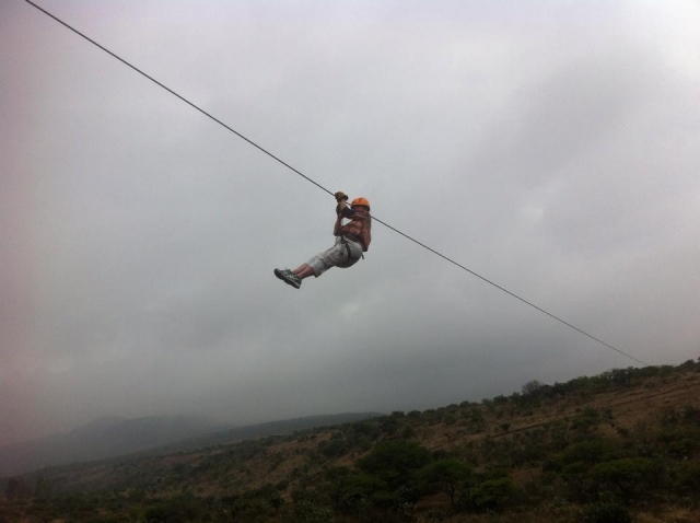 Adrenalina mientras vuelas en la tirolina