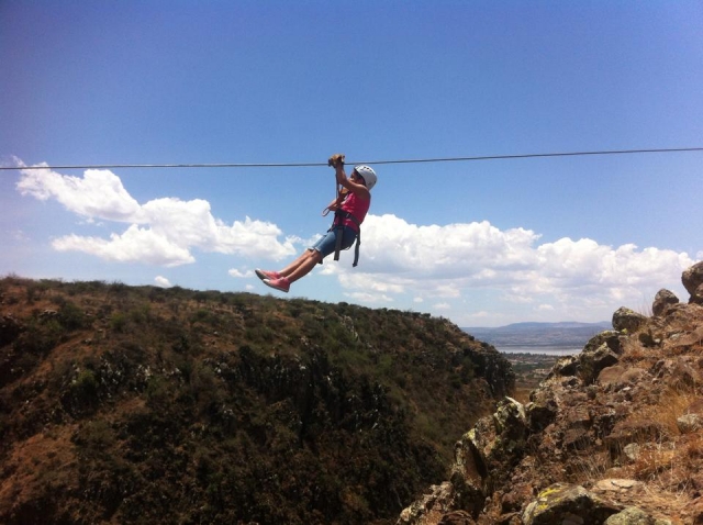 Lánzate en nuestra tirolina