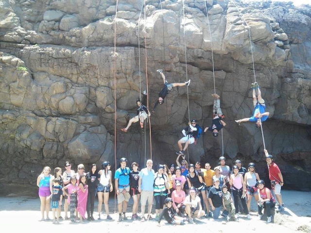 Grupo de amigos de rappel 
