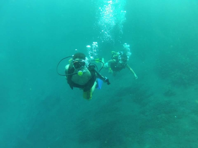 Buceando en pareja en la laguna