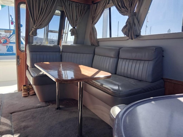 Interior yate