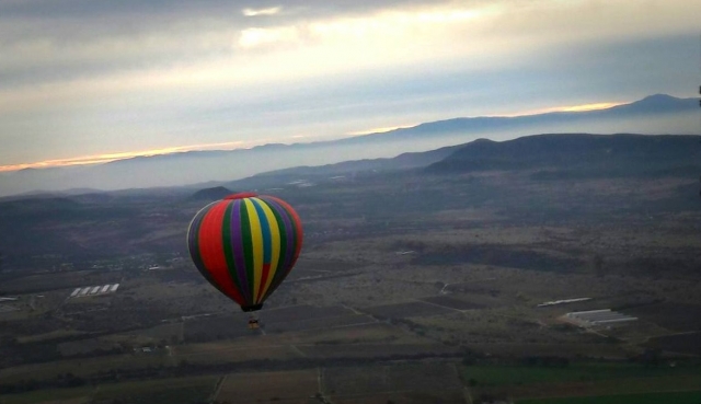 Globo volando sobre Tequisquiapan