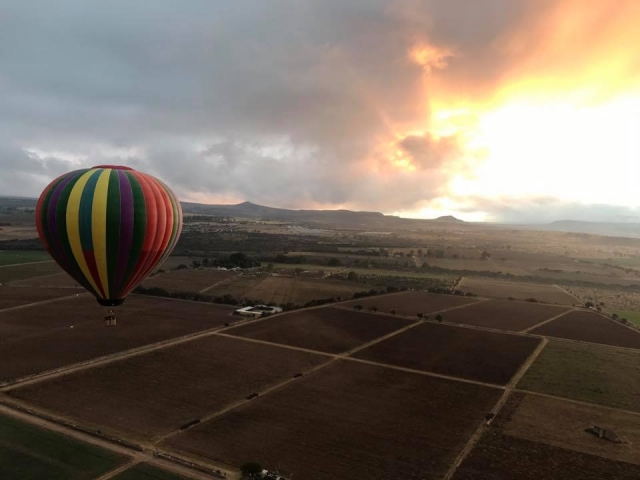Excegafas vistas al amanecer desde el globo