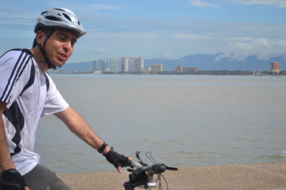 En bici por el malecón En bici por el malecón