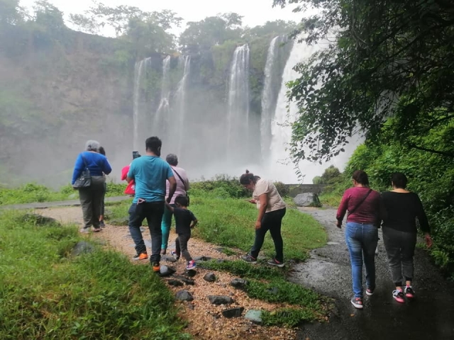 Caminando a la cascada